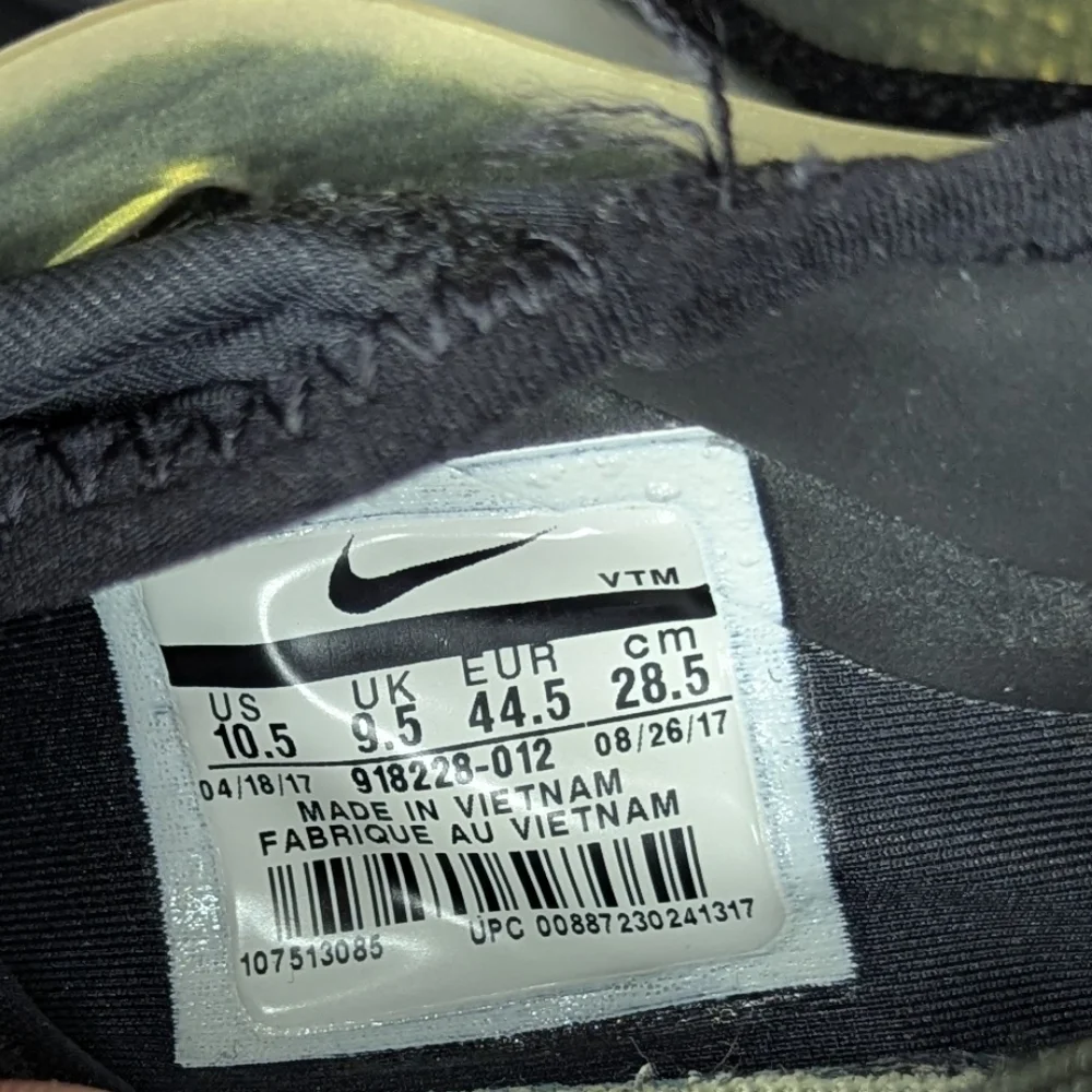 Nike Men's Duel Racer Black Olive Green Sport Sneakers size 10.5